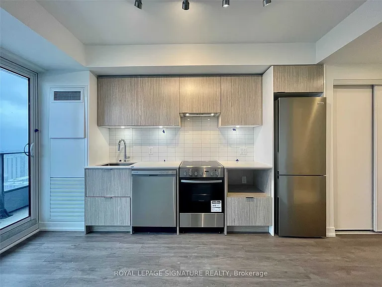 395 Bloor St E #4909 — Photo 2