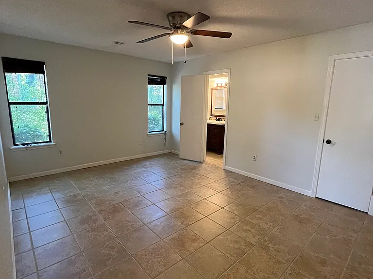 2107 NW 55th St — Photo 13