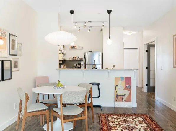 830 S Centre Ave NE #406, Calgary, AB T2E 9C3