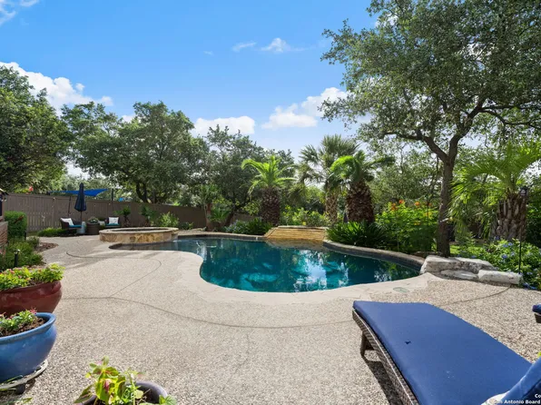 318 RUIDOSA DOWNS, Helotes, TX 78023