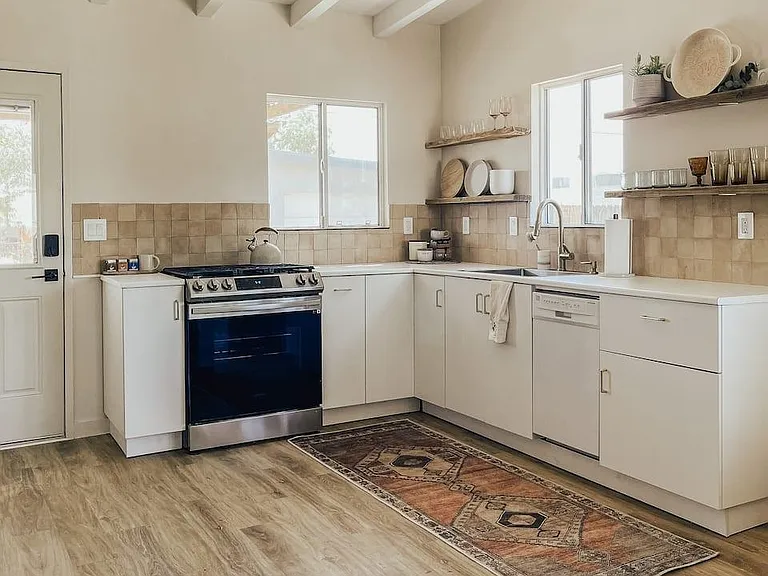 6125 Mojave Ave — Photo 1