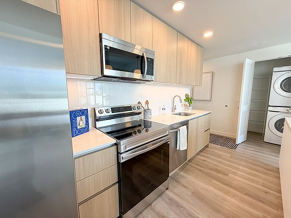 5th image of 73 NW 32nd St #B