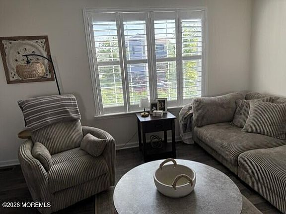 3rd image of 17 Fullrigger Avenue