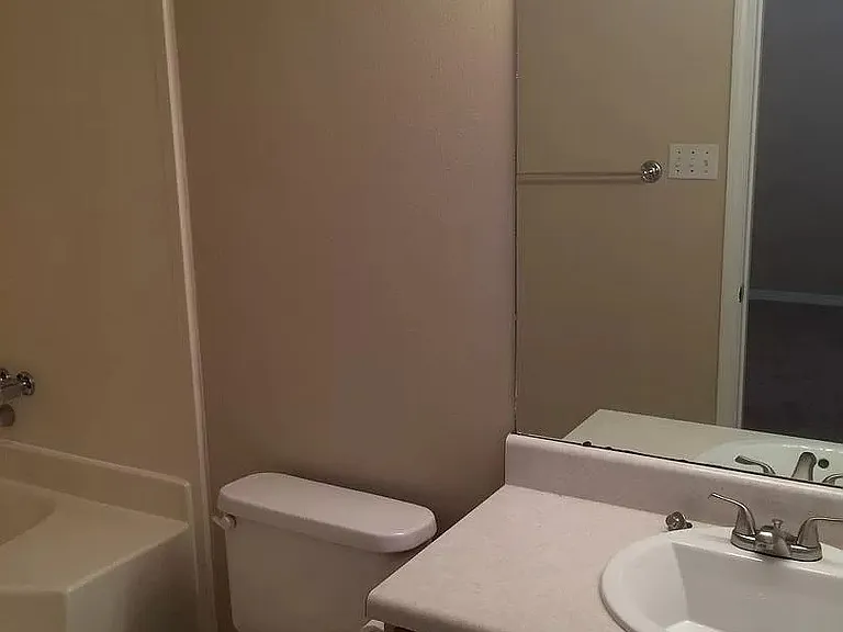 28535 Canterbury Rd — Photo 11