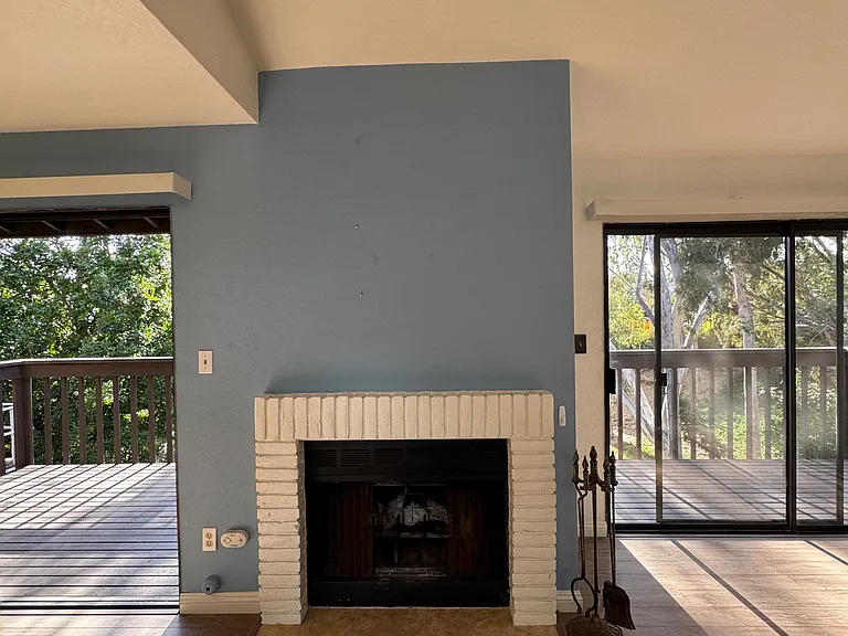 2726 Frankfort St — Photo 11