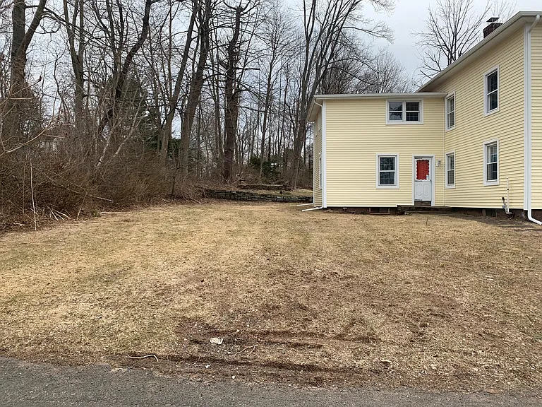 20 Strongs Ave #1 — Photo 9
