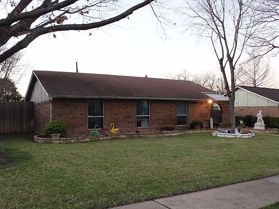 2nd image of 1409 Cotillion Dr