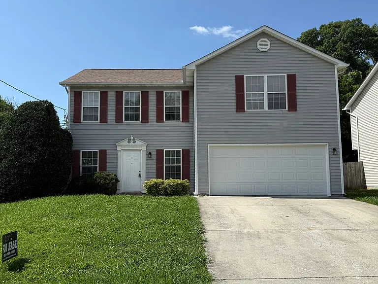2329 Settlers Ridge Ln — Photo 1