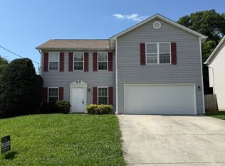 2329 Settlers Ridge Ln, Knoxville, TN 37931