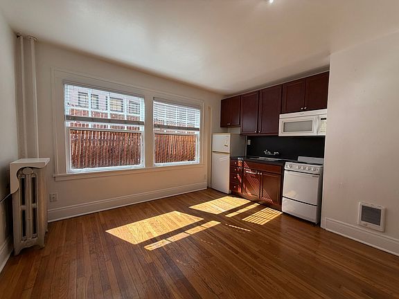5th image of 1958 NW Irving St APT 16