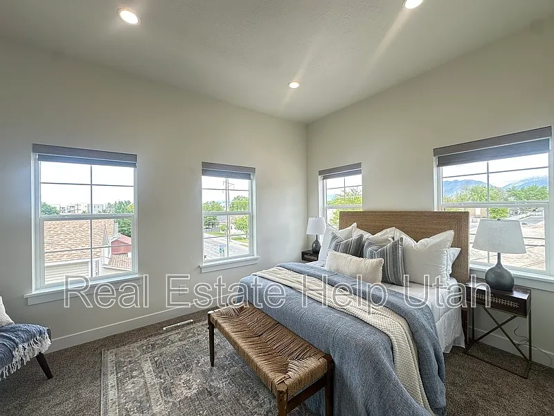 2 bed, 2.5 bath, 1400 sqft, $2,195 — Photo 3
