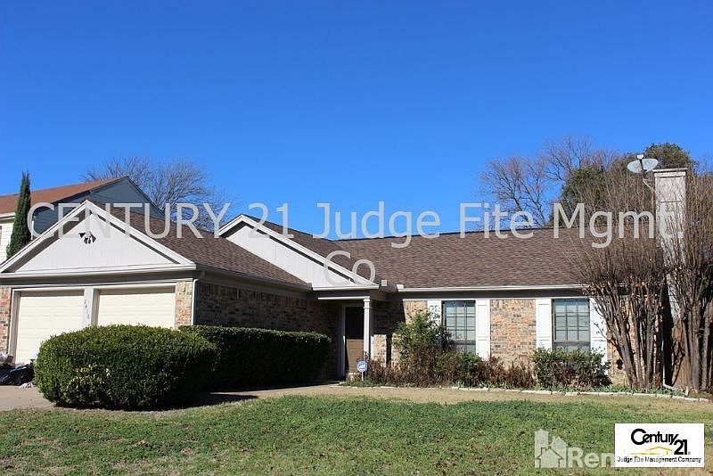 1st image of 2418 Bentley Dr