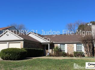 2418 Bentley Dr, Grand Prairie, TX 75052