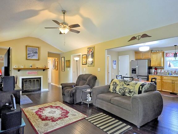 2nd image of 307 Mills Dr