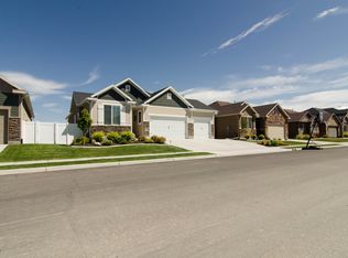 2396 W Field Stone Way, Layton, UT 84041