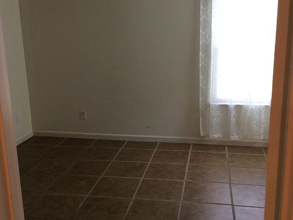 5th image of 313 Oak Springs Ln