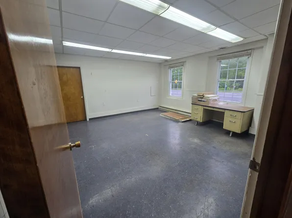 1426 W River Rd, Waterloo, NY 13165