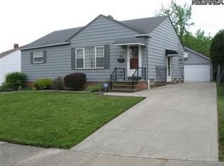 15604 Greendale Rd, Maple Heights, OH 44137