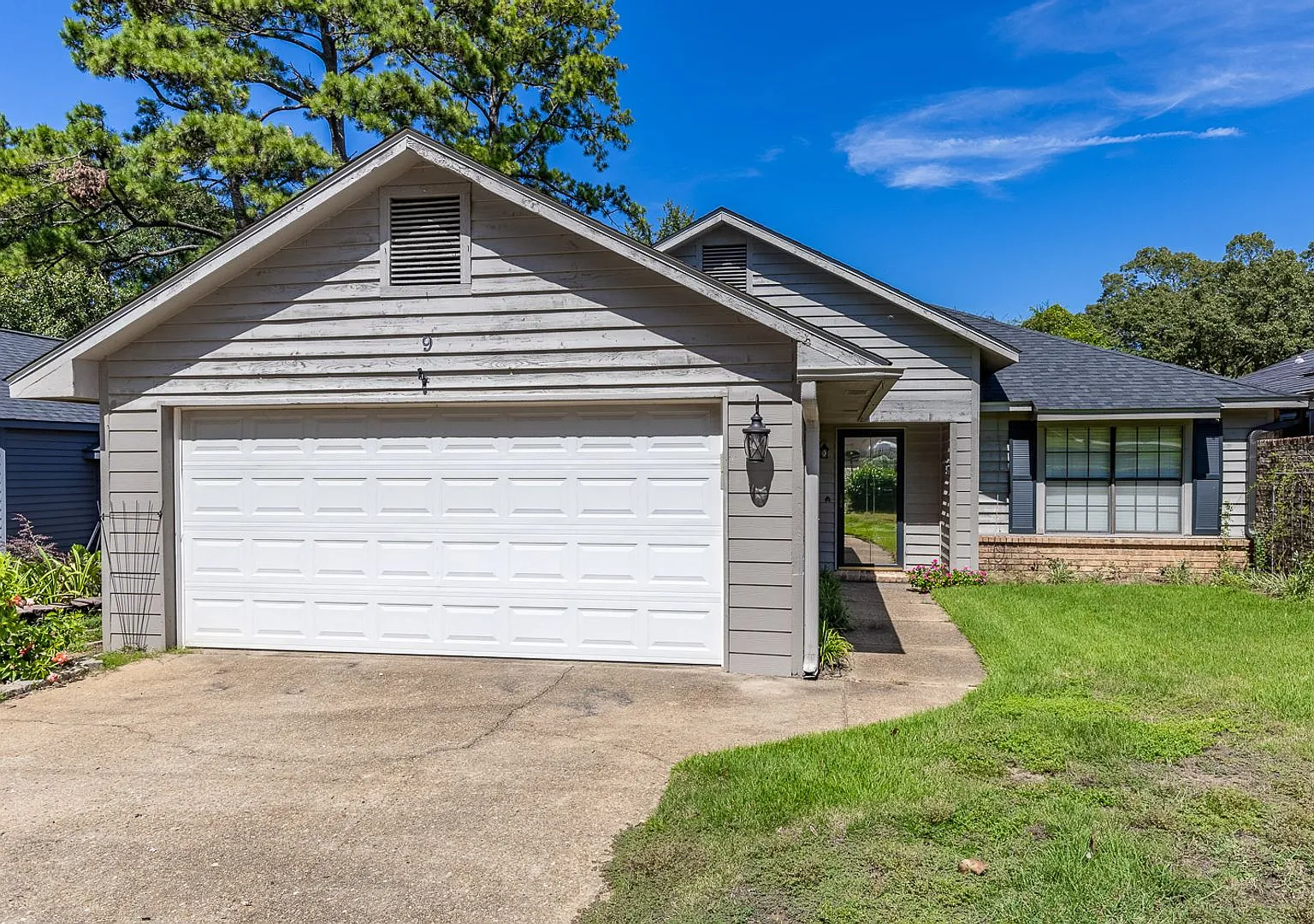 Spacious 3-Bedroom Daphne Home with Fenced Backyard & Screened Porch — Photo 1