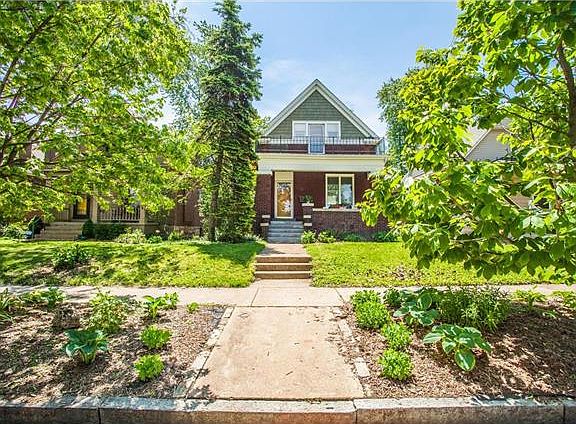3rd image of 4940 Botanical Ave