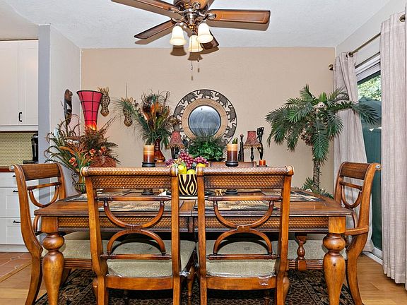 2nd image of 9381 Shadowood Dr APT A