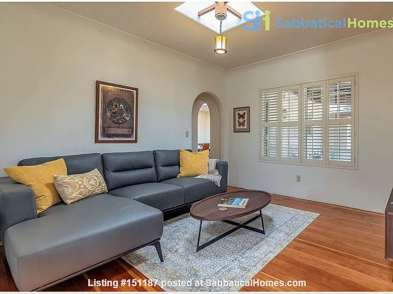 2427 E Mabel St — Photo 3
