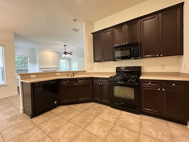 5204 Comfort Ct — Photo 10