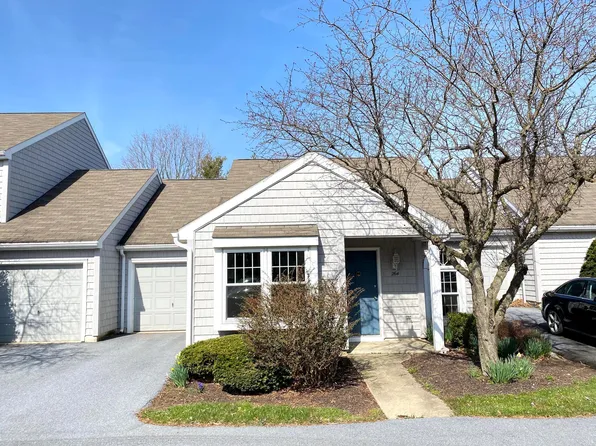 264 Crescent Dr, Hershey, PA 17033