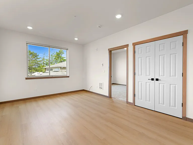 146 Prince Ave — Photo 25