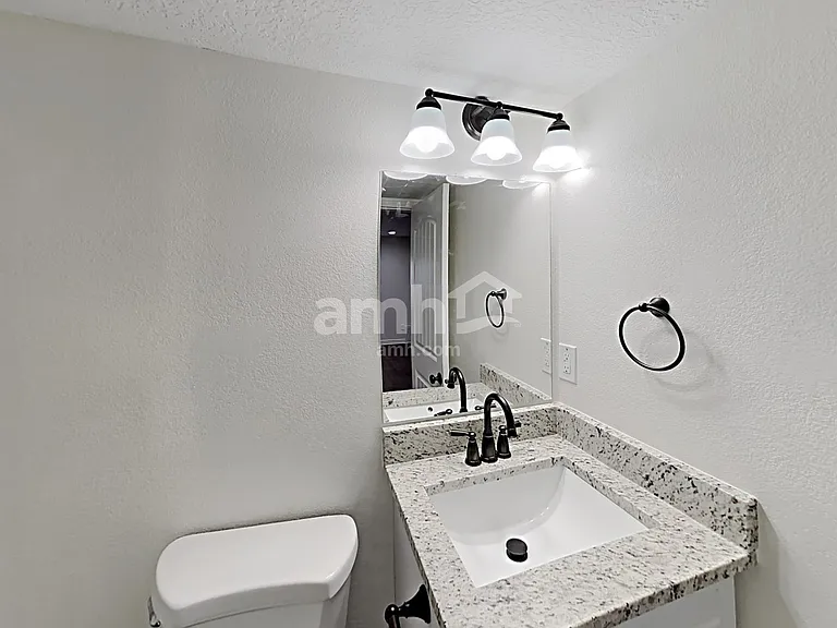 7506 N Addison Ave — Photo 19