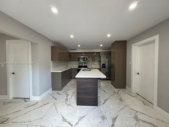 3rd image of 15011 Coconut Ct #15011