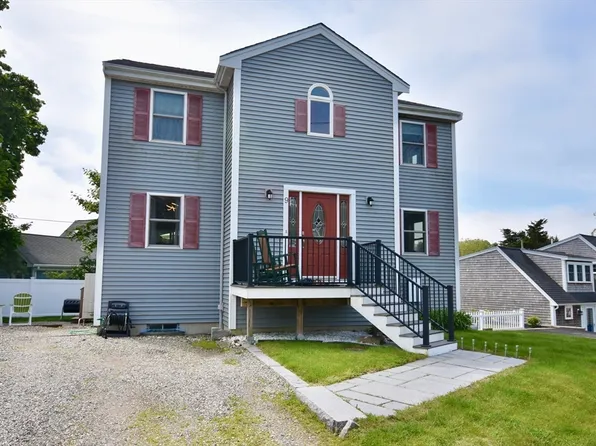 9 Meadow Glen Ln, Plymouth, MA 02360