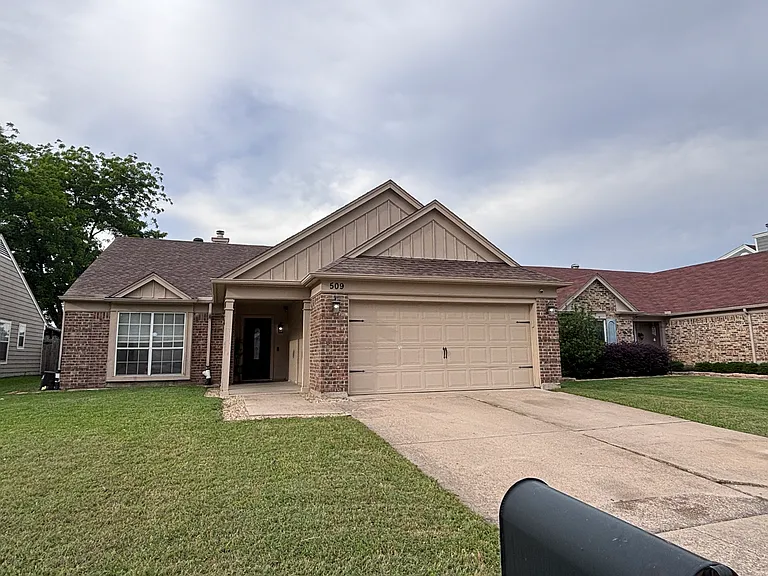 509 Kalmia Dr — Photo 1