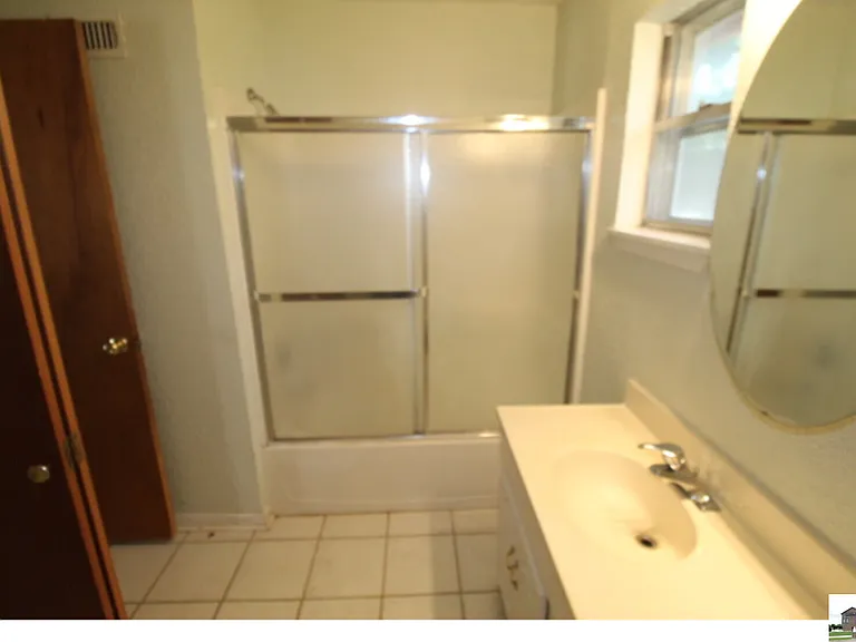 409 Oak St — Photo 27