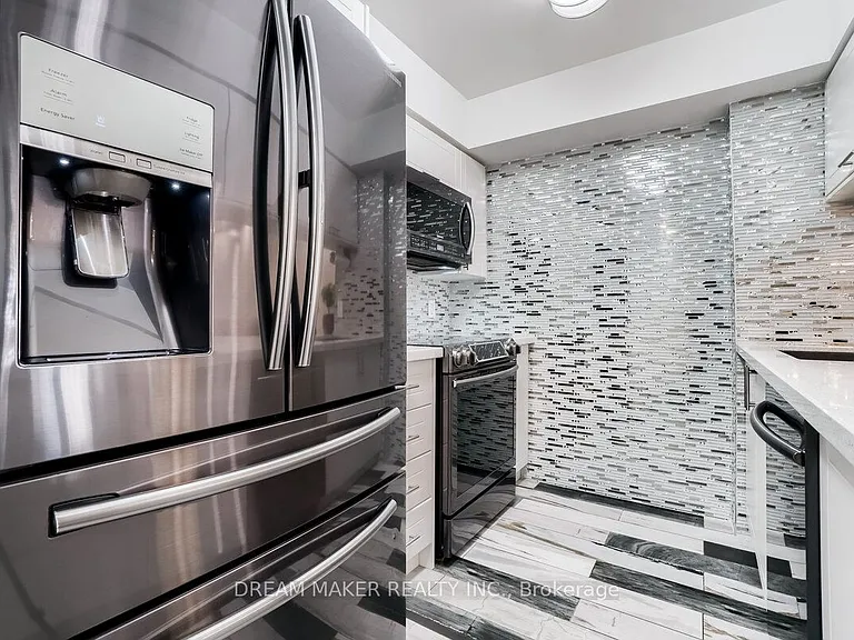9017 Leslie St #222 — Photo 5
