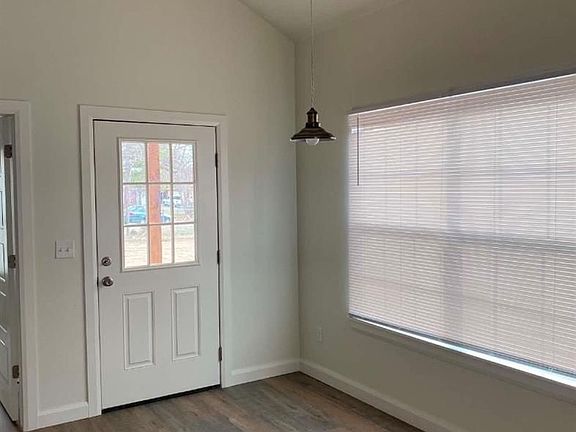 3rd image of 519 N Elizabeth St