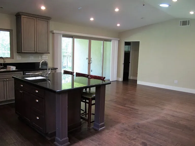 3520 Park Blvd — Photo 6