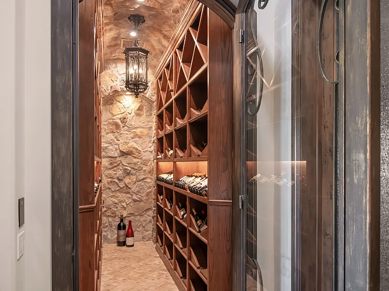 4358 Cresthaven Dr — Photo 11