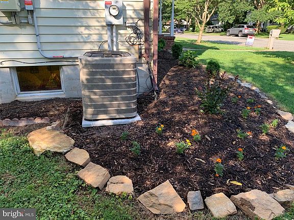 2nd image of 1610 Acorn Dr