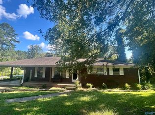 690 Garrett Dr, Centre, AL 35960