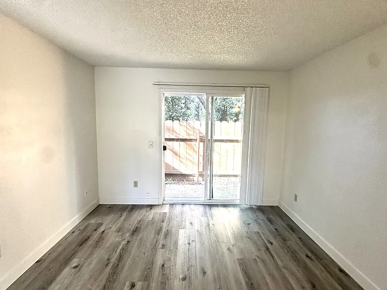 Stony Creek Apartments — Photo 44