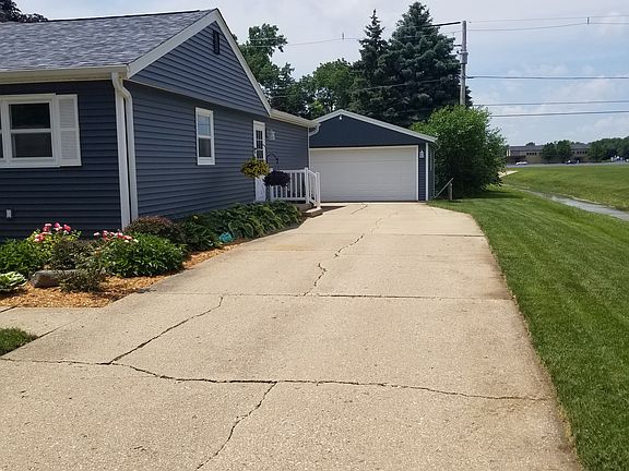 3rd image of 6112 Walker Ave