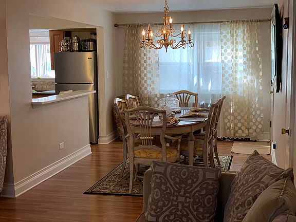 4th image of 4127 N Keeler Ave APT 102S