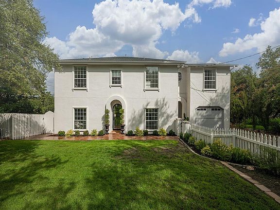 3rd image of 1604 Cliffwood Dr