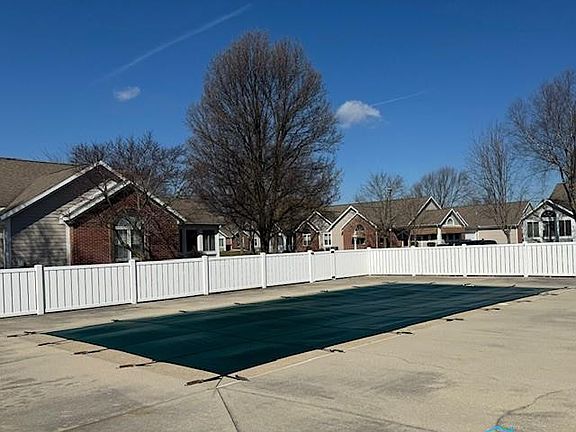3rd image of 162 Summerfield Blvd