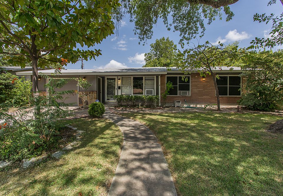 1st image of 511 Pilgrim Dr