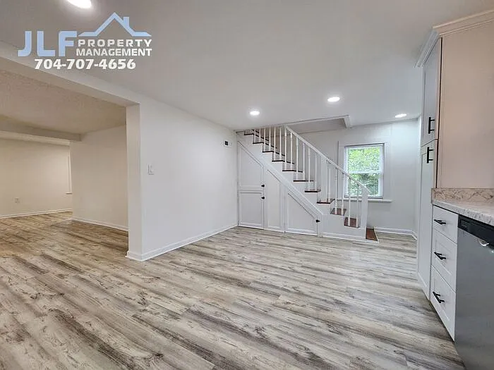 706 N Caldwell St — Photo 8