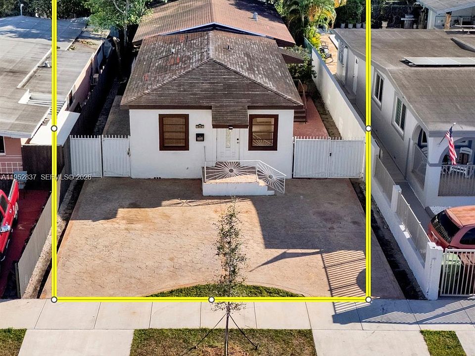 1st image of 474 E 10th St