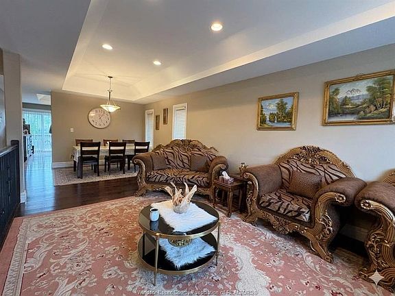 4th image of 4033 Cosenza St