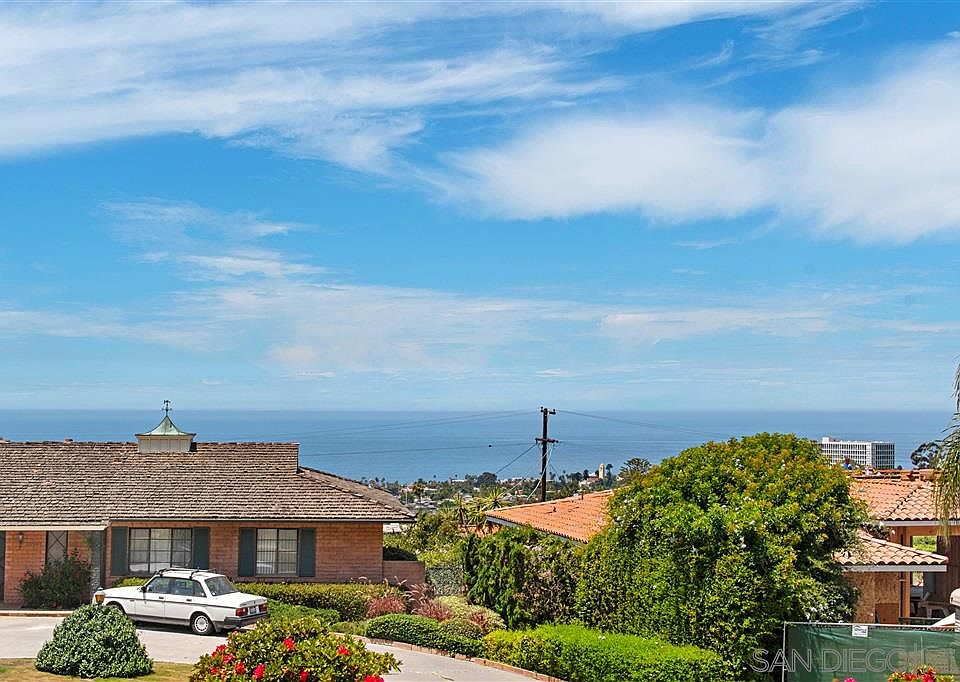 2nd image of 1155 Muirlands Vista Way